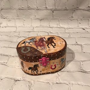 Horse jewelry/music box